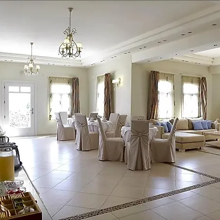 Mediterranean מלון 3*